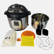 Instant Pot IP-DUO60 V3 6 qt. 7-in-1 Electric Pressure Cooker - Stainless NEW (Open box)
