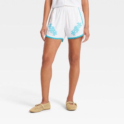 Women's Regular Rise Embroidered Pull-On Shorts - Universal Thread™ White S